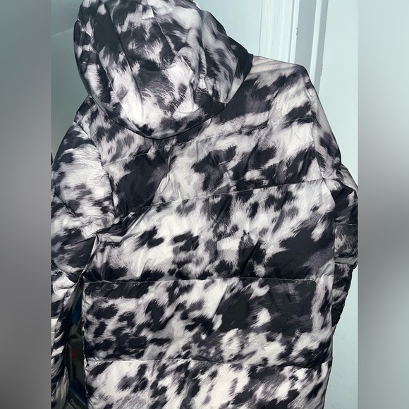 Nike Men's Down All-Over-Print "Black/White" puffer Jacket - Picture 2 of 3